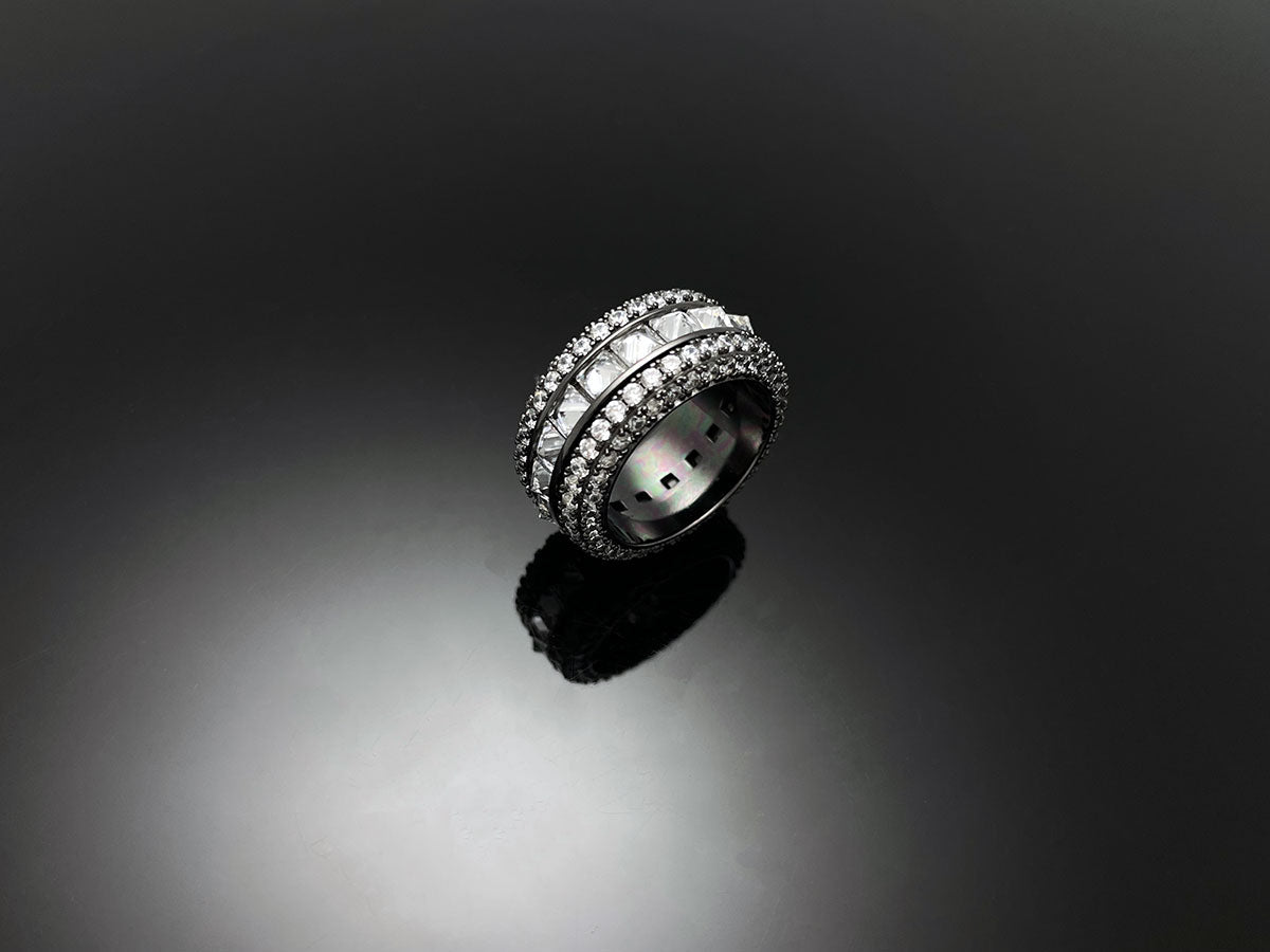 0.3ct Princess cut Spinner Ring