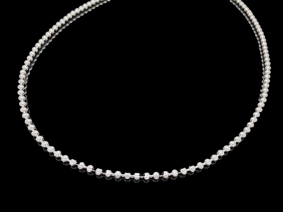 Moon cut Chain