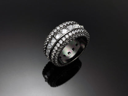 BTS Jimin, Suga wearing WOOING 0.3ct Princess cut Spinner Ring