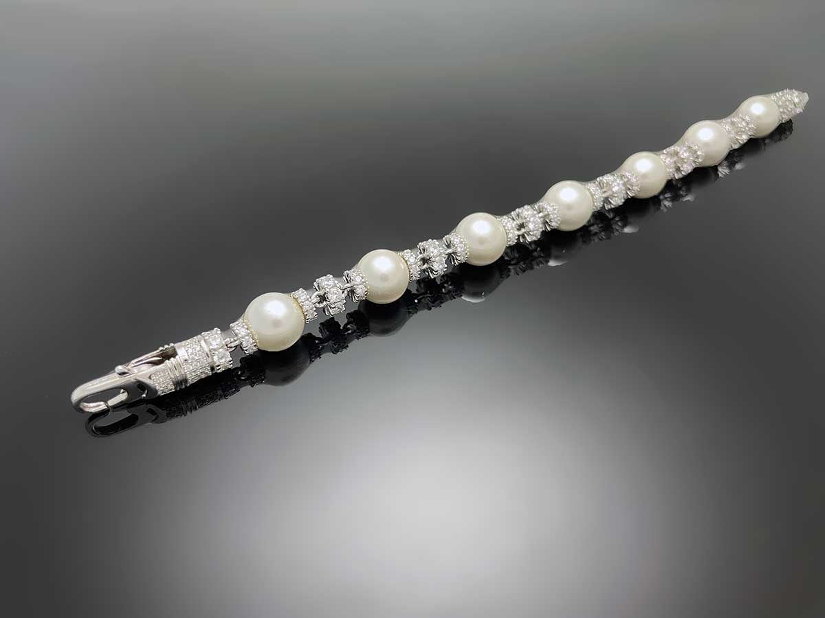 Iced Royal Pearl Chain Bracelet